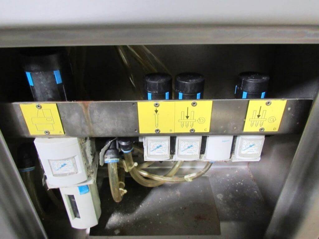 03dc5e0b-2f32-49dc-9d25-ac4b0101a8dd