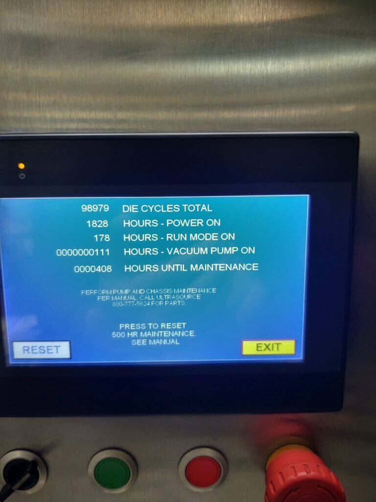 Screen with hours and cycles