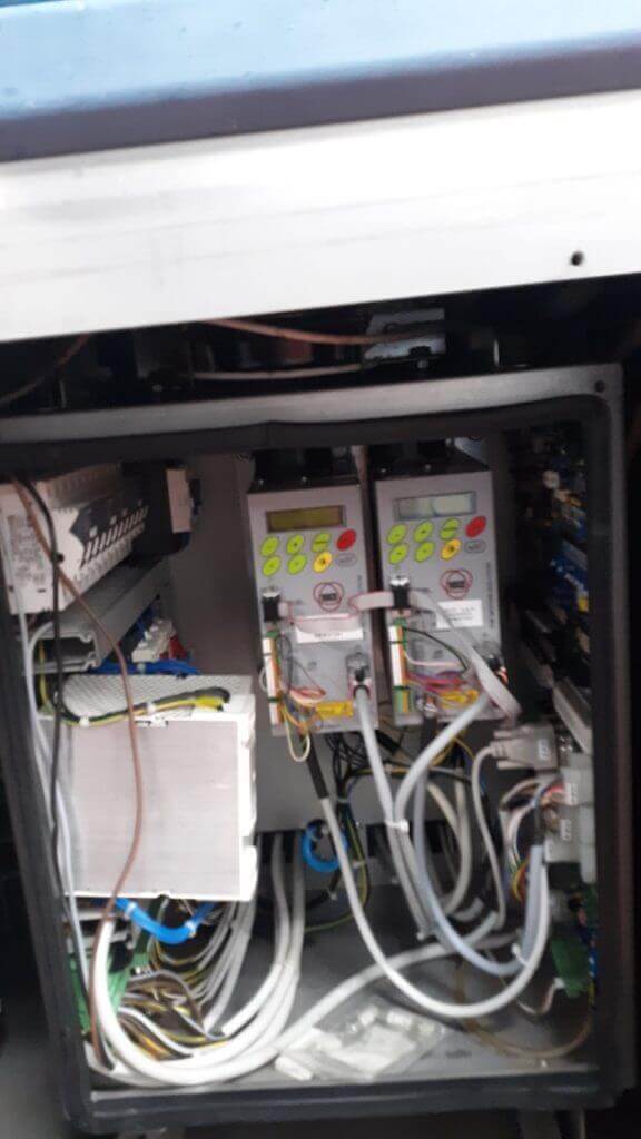 951b8d28-cd43-49f0-a30b-7e29295ac017