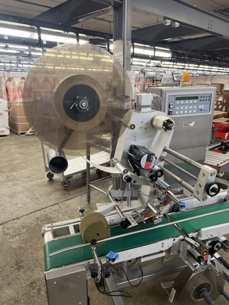 128EE18C-ECAE-4B63-A8BD-7392BB7B2E4D