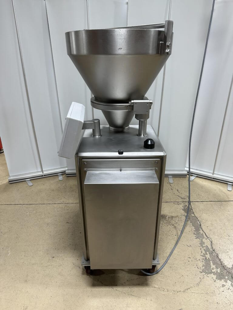 V-500 s-n 128-4262 White Background-1