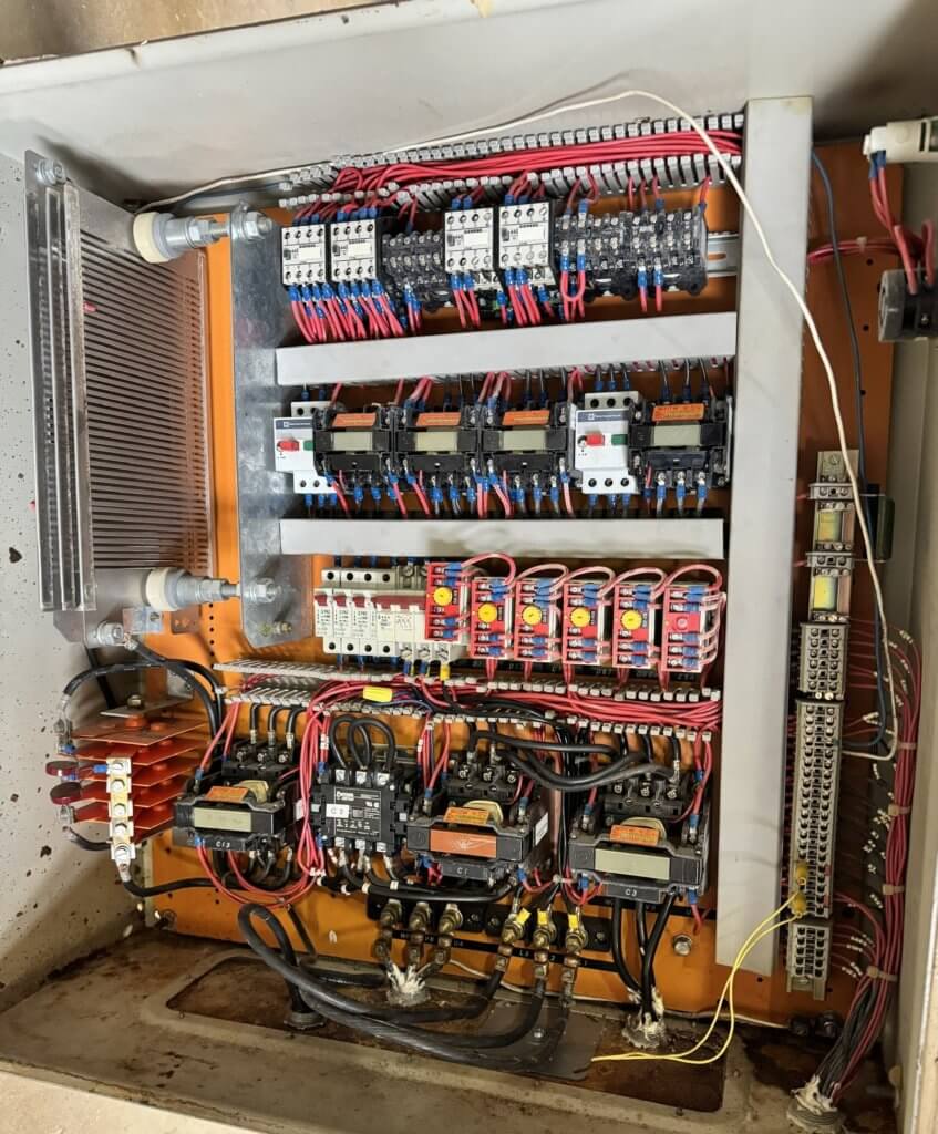 8EFD64D3-A743-4973-B231-78783AEF4BD1_1_102_a