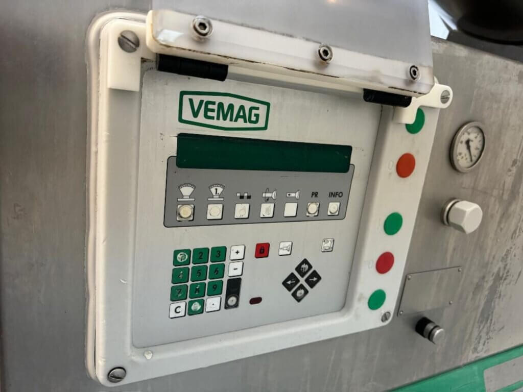 e001ec7b-1ae9-40ea-b3ca-b14c013446a5